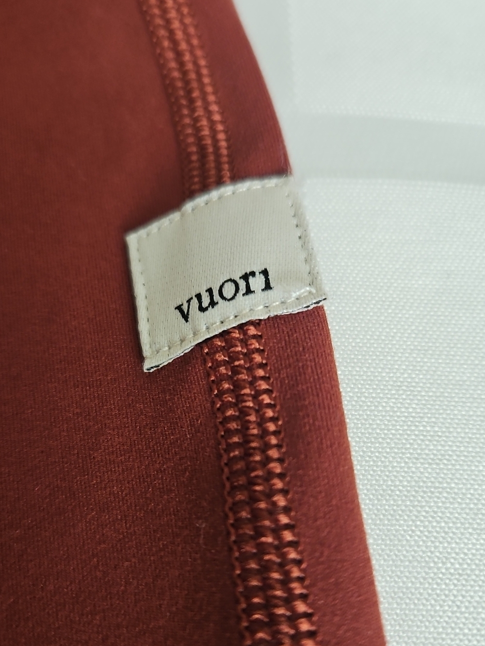 Vuori Rust Red Leggings with Matching Sports Bra - Legging-L, Sports Bra-M - Picture 4 of 8
